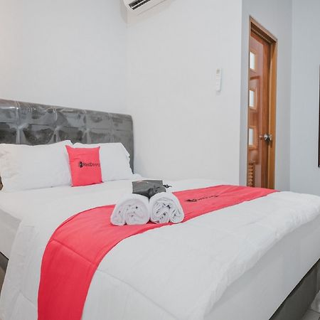 Hotel Reddoorz Syariah Near Siloam Hospital Kebon Jeruk Yakarta Exterior foto